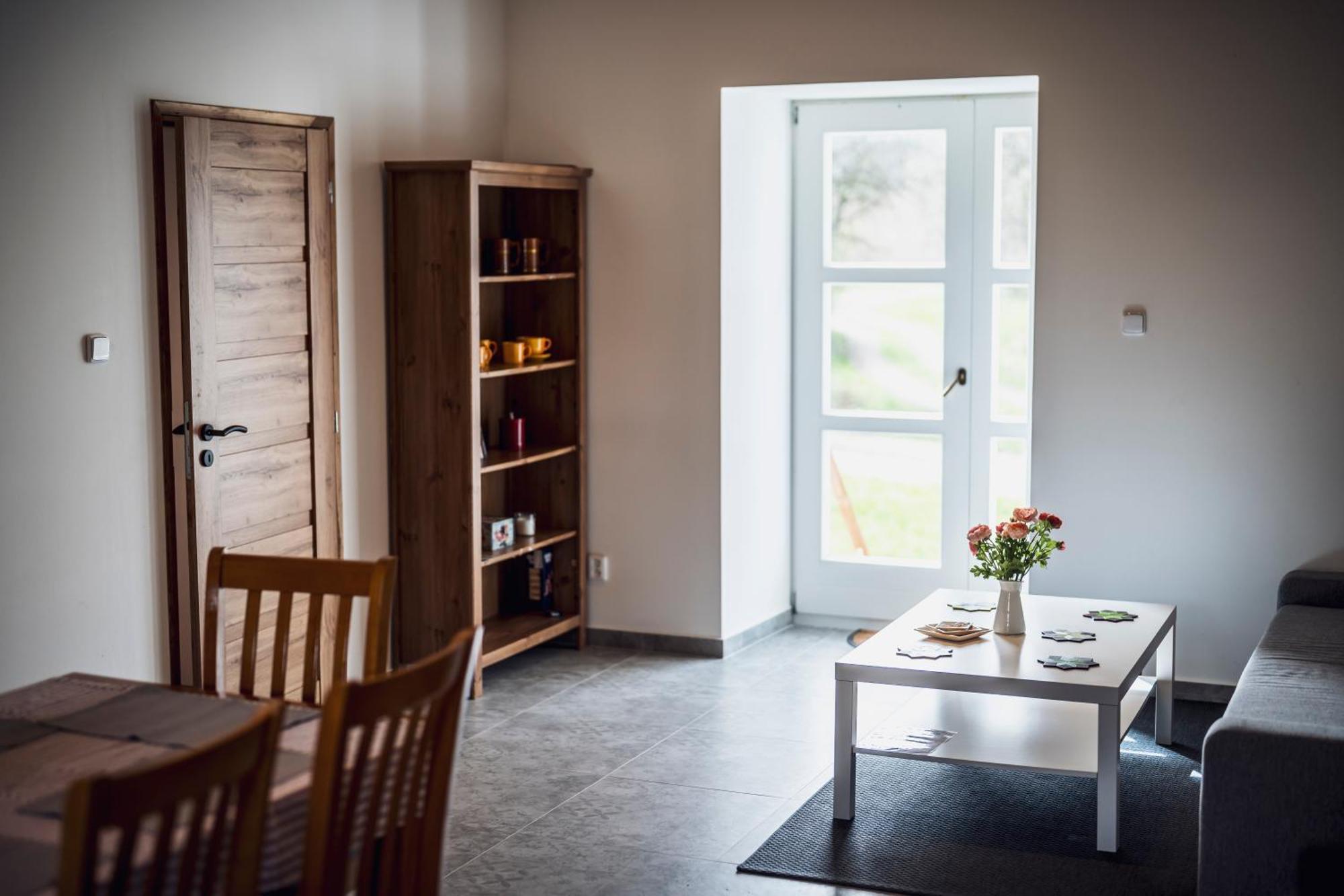 Dvur Dolenec Apartment Rohoznice  ภายนอก รูปภาพ